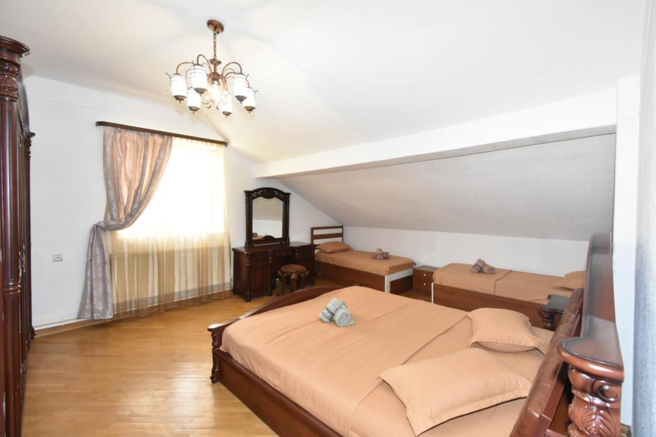 Guesthouses Opera Yerevan Ngoại thất bức ảnh