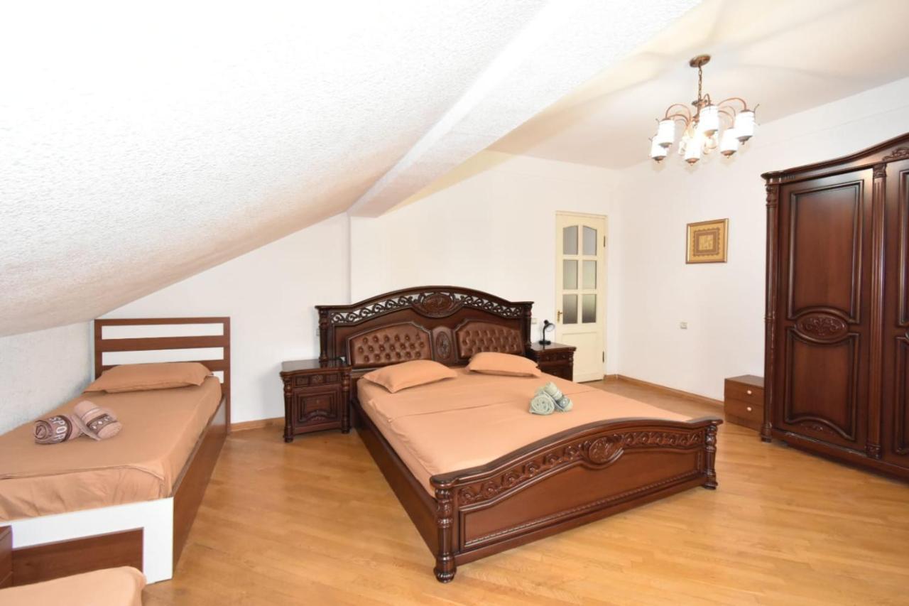 Guesthouses Opera Yerevan Ngoại thất bức ảnh