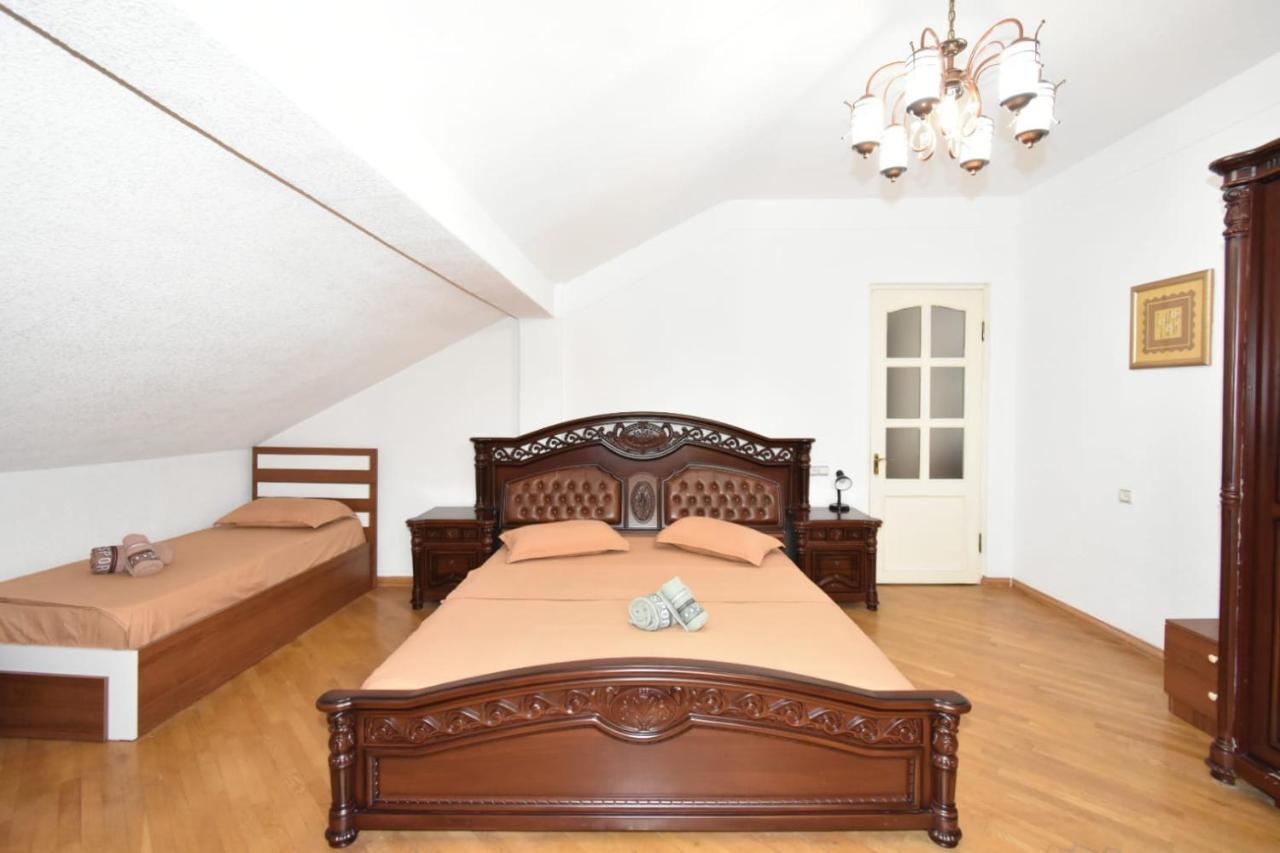 Guesthouses Opera Yerevan Ngoại thất bức ảnh