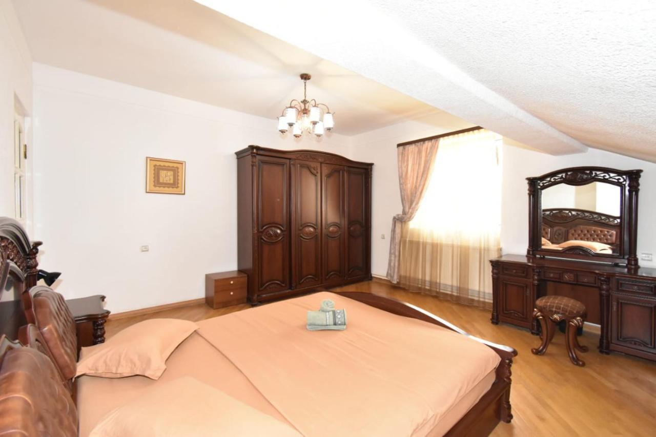 Guesthouses Opera Yerevan Ngoại thất bức ảnh