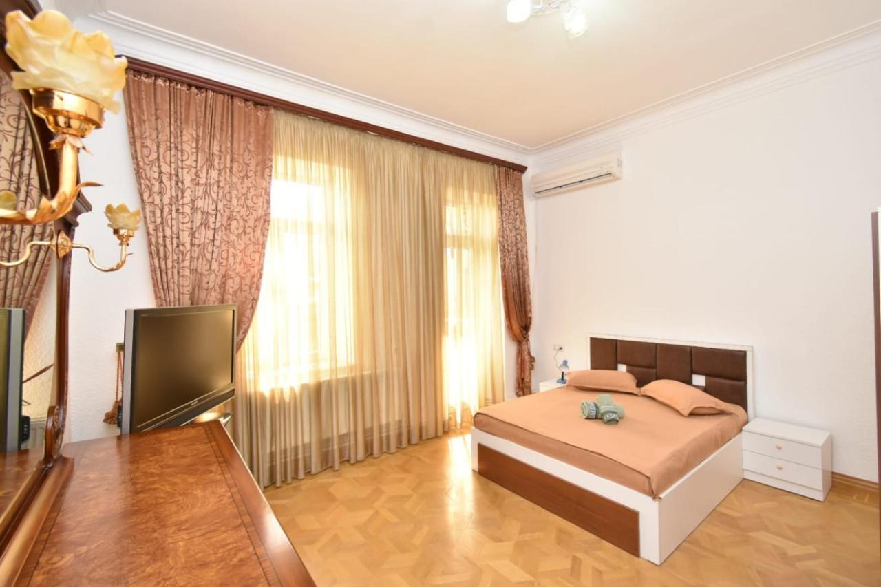 Guesthouses Opera Yerevan Ngoại thất bức ảnh