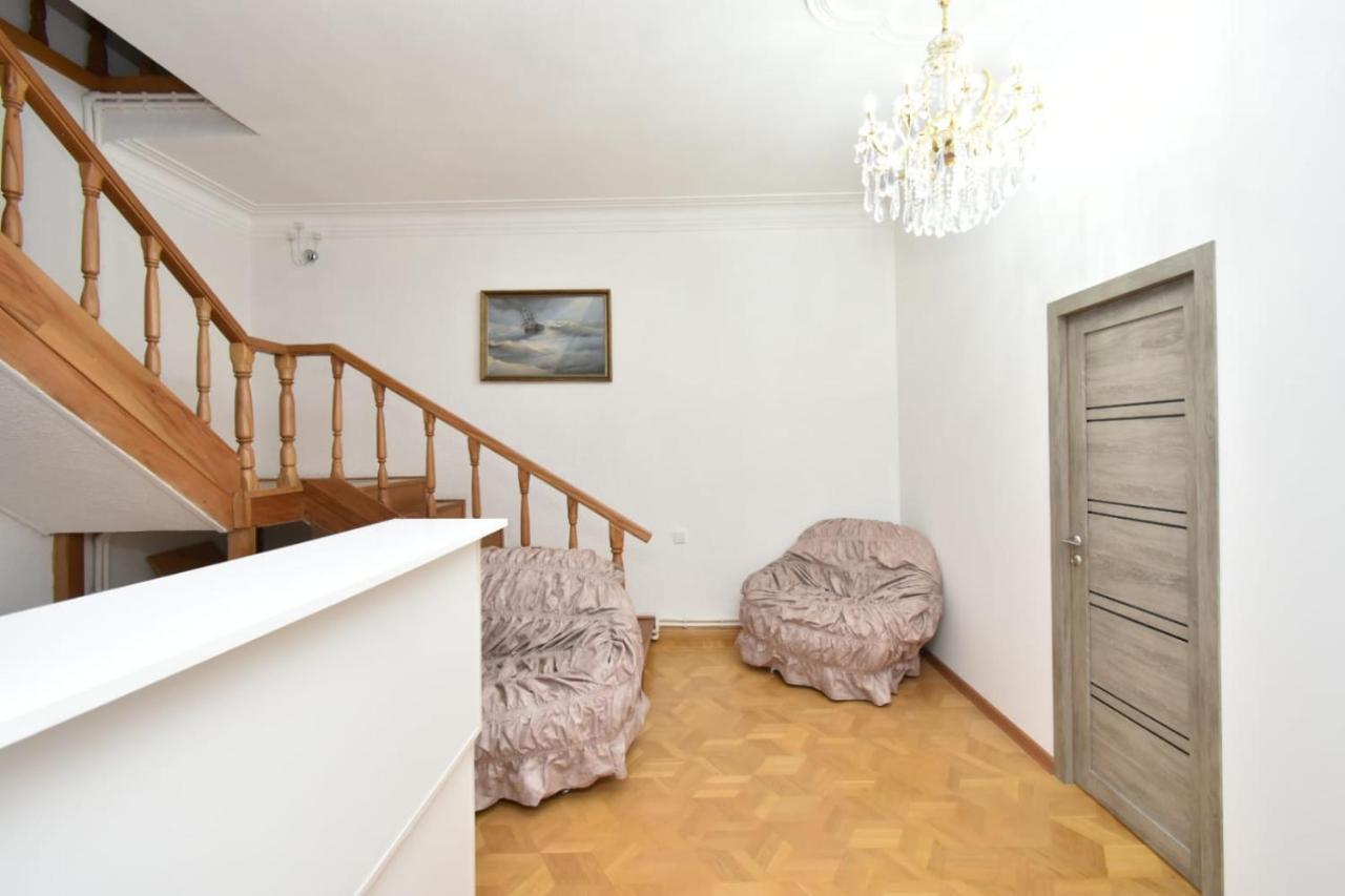 Guesthouses Opera Yerevan Ngoại thất bức ảnh