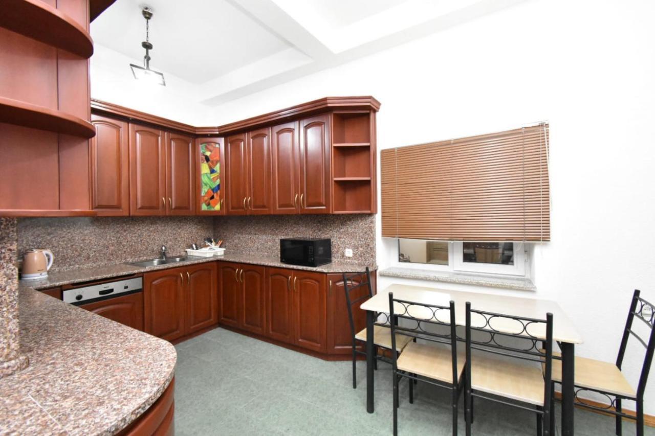 Guesthouses Opera Yerevan Ngoại thất bức ảnh