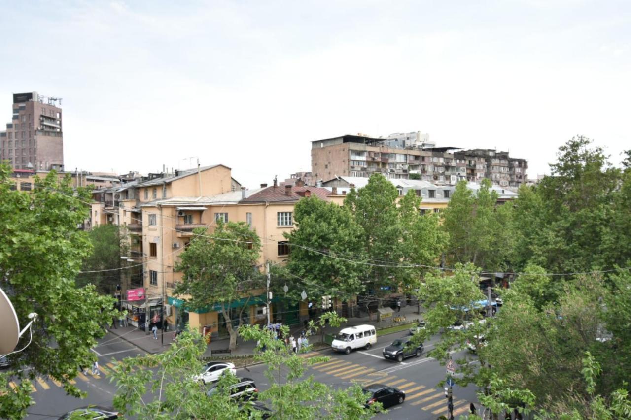 Guesthouses Opera Yerevan Ngoại thất bức ảnh