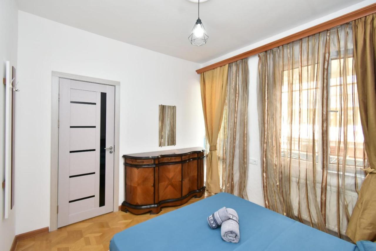 Guesthouses Opera Yerevan Ngoại thất bức ảnh