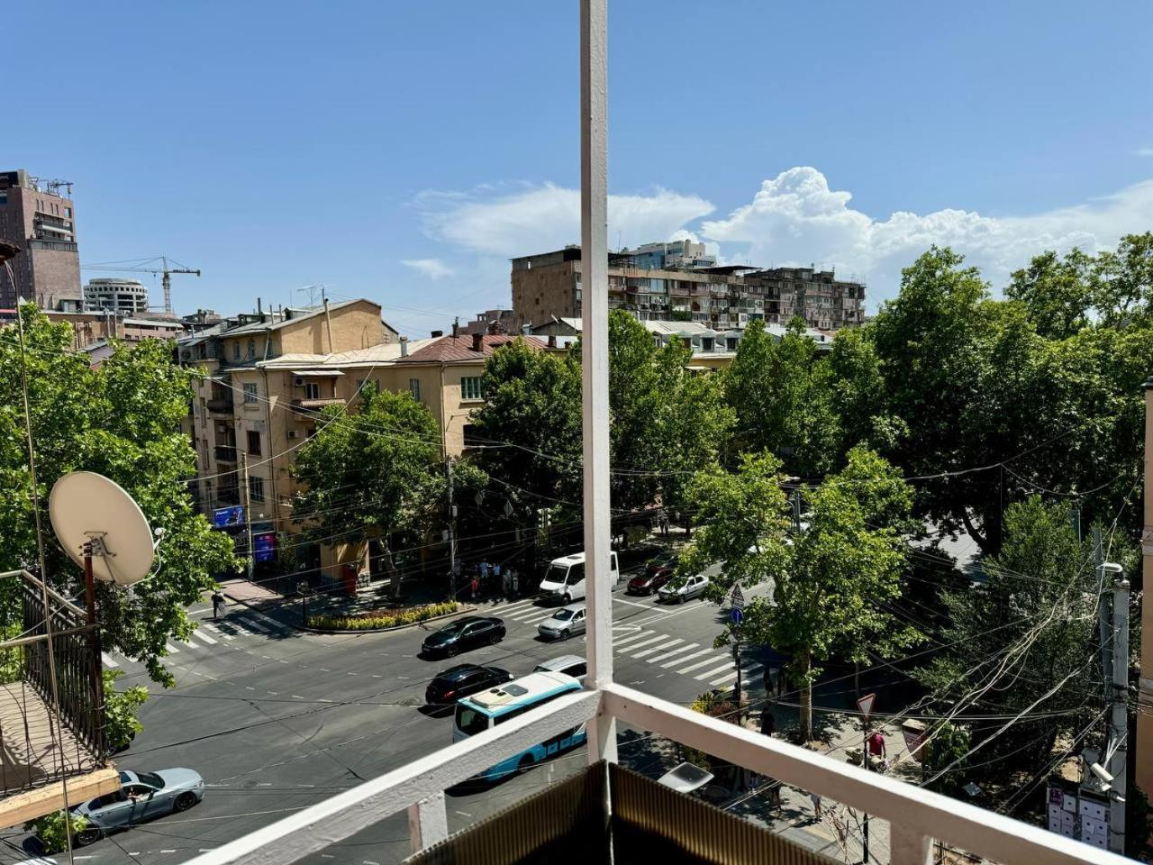 Guesthouses Opera Yerevan Ngoại thất bức ảnh